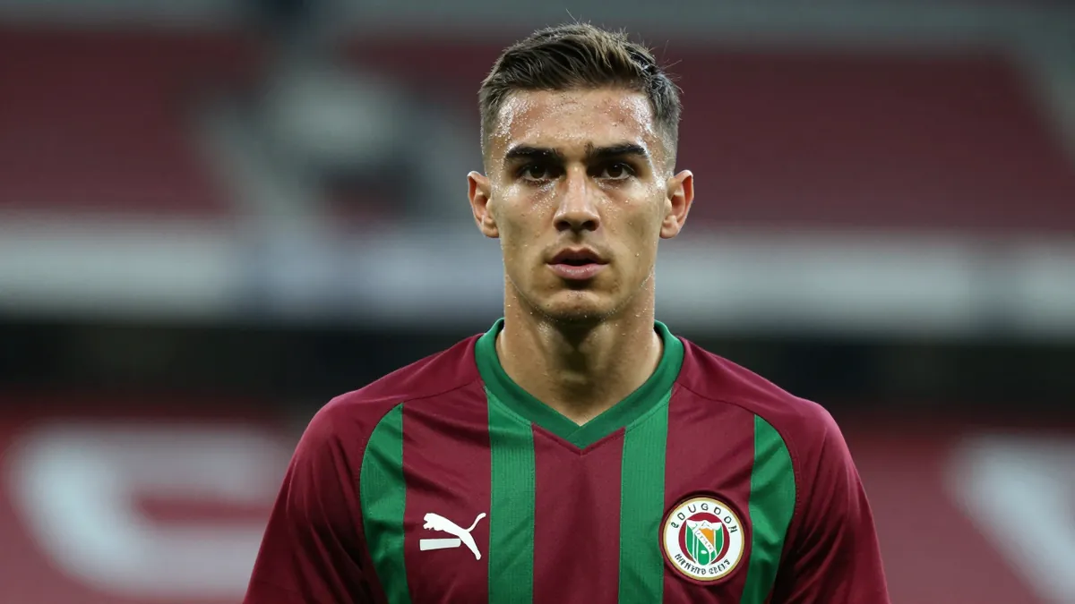 Everton Eye Ethan Wheatley After Bradford City Loan Spell