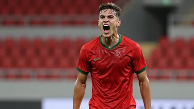 Bradford City's Macaulay Gillesphey Scores on League Debut