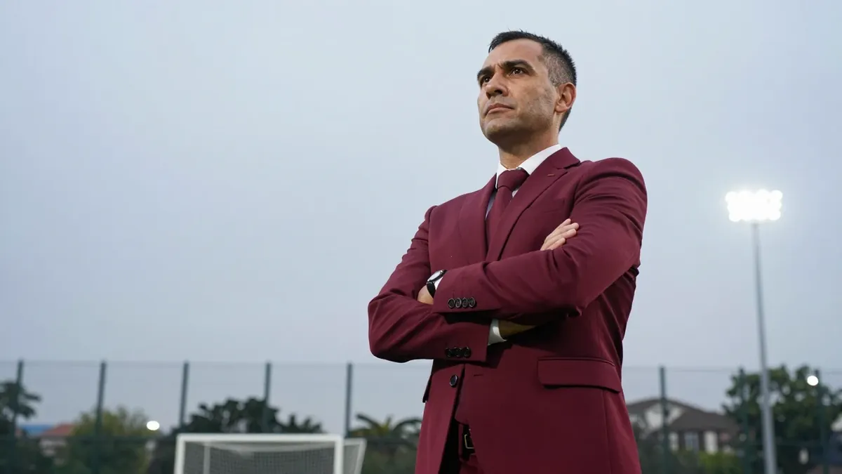 Bradford City manager Graham Alexander has called for evidence before backing a full League One postponement for...